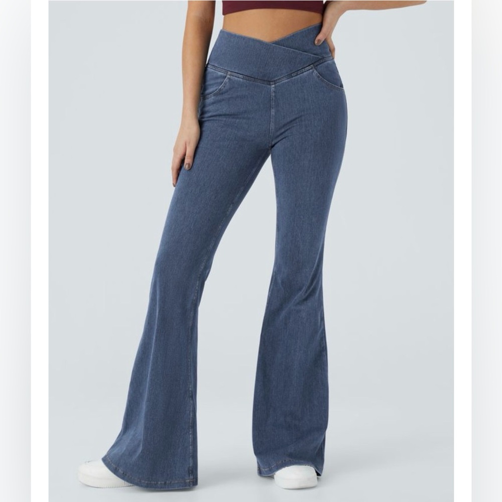 Halara Flex™ High Waisted Crossover Pocket Washed Casual Jeans